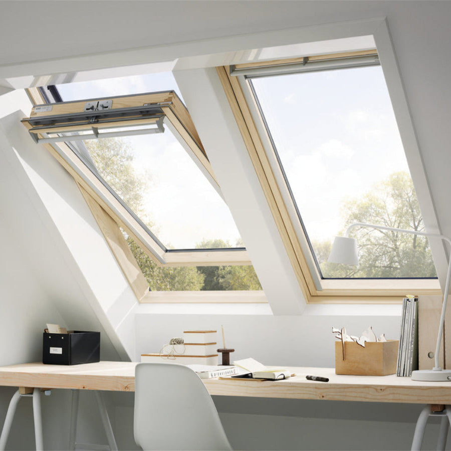 Finestra per tetti a falda Velux - GGL 3070 Legno Naturale - Vetro Standard - Solo bilico manuale