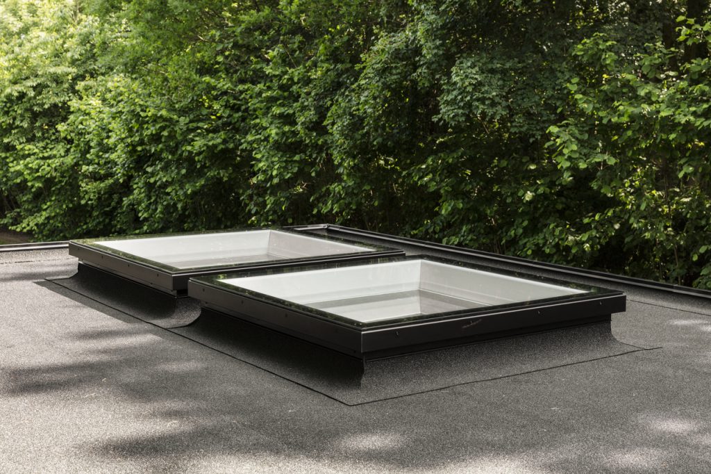 Finestra per tetti piani Velux - CVU S3X102 (CVU 0325Q + ISU 1093) Poliuretano Bianco - Vetro Triplo - Solare con Vetro Curvo