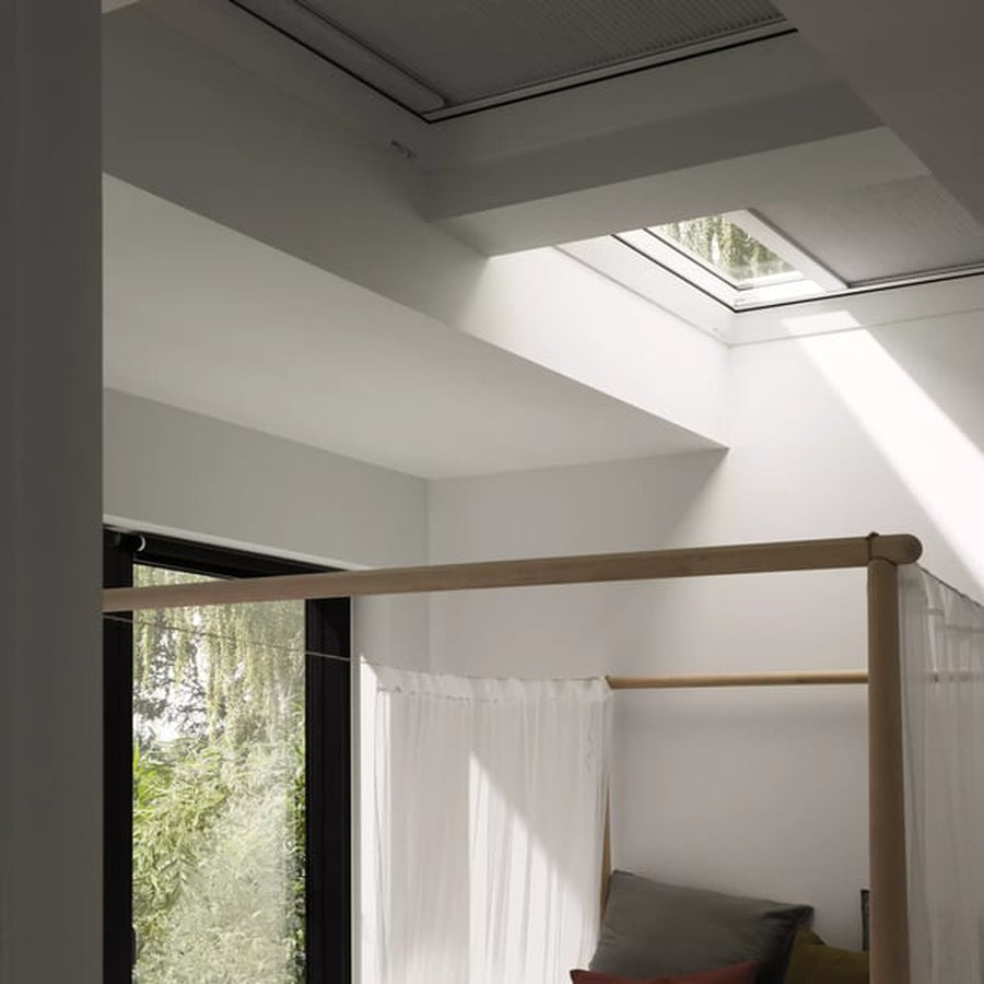 Tenda semioscurante plissettata Velux per finestre con cupola CVP/CFP - FMK Integra ELETTRICA