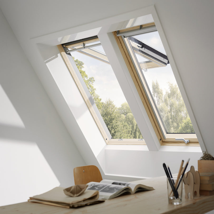Finestra per tetti a falda Velux - GPL 3068 Legno Naturale - Vetro Energy - Vasistas/bilico manuale