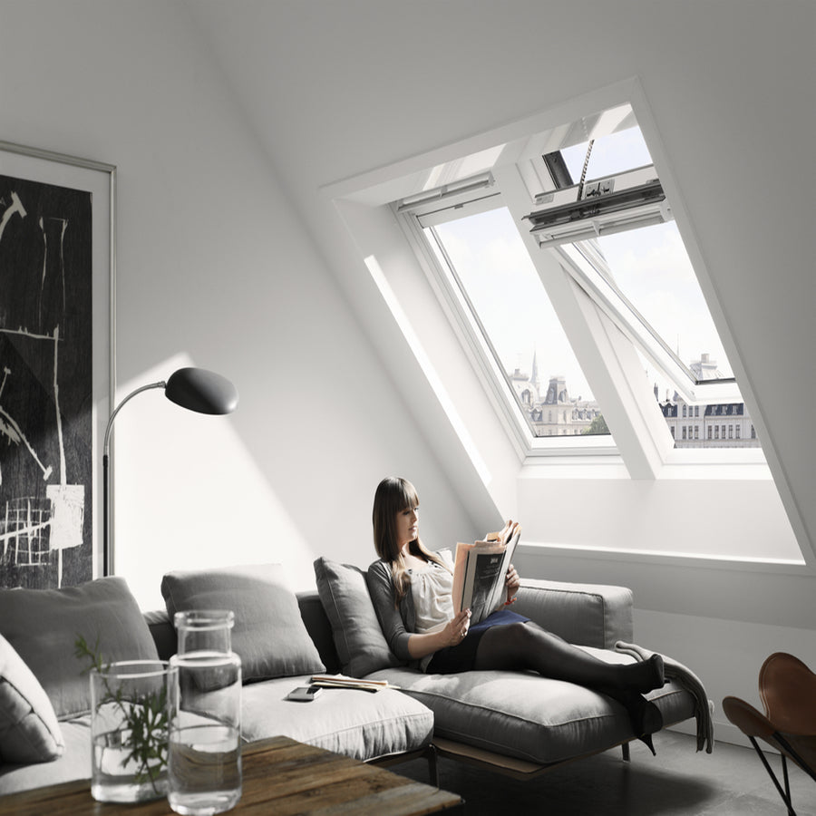 Finestra per tetti a falda Velux - GGU 006821 Poliuretano bianco - Vetro Energy - Solo bilico ELETTRICA